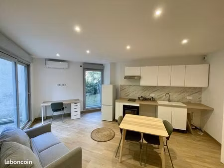 studio 1 pièce 31 m²