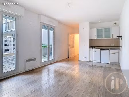 studio 1 pièce 29 m²