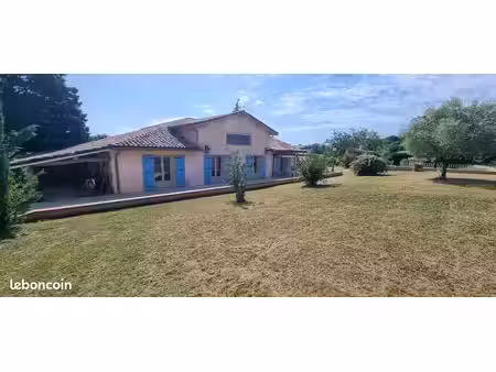 propriété 6 pièces 274 m²