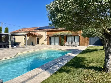 maison 7 pièces 229 m²