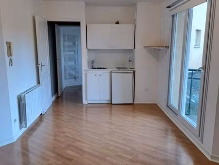 t2 residence calme balcon près gare 530 e