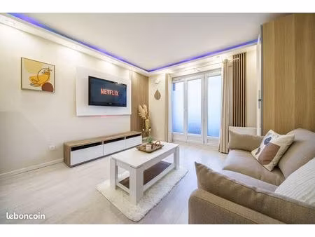 studio meublé avec balcon