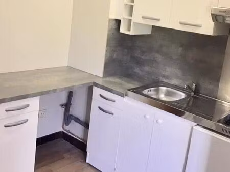 studio 1 pièce 27 m²