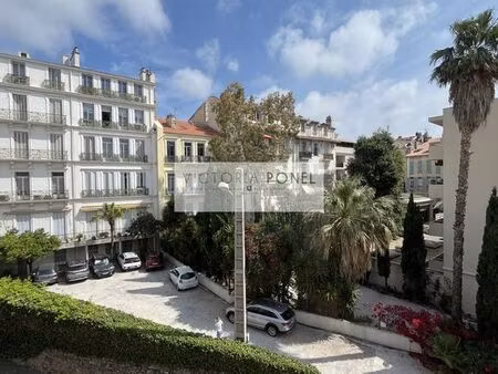 studio 1 pièce 30 m²