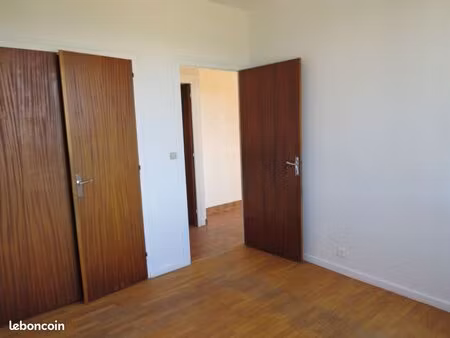 location t3 57m2 les villettes
