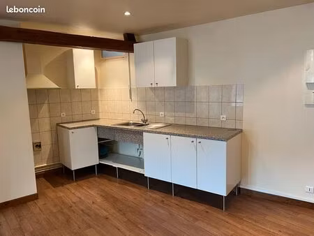 loue appartement f2 avec place de parking