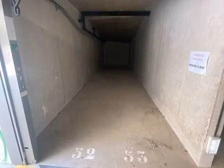 location garage quartier comédie
