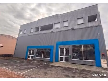 a louer local commercial / professionnel davezieux