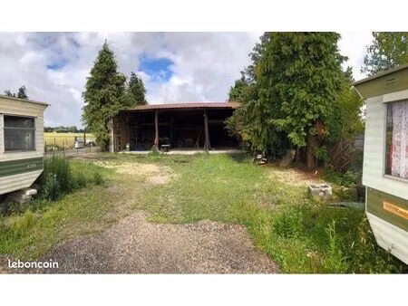 hangar avec terrain