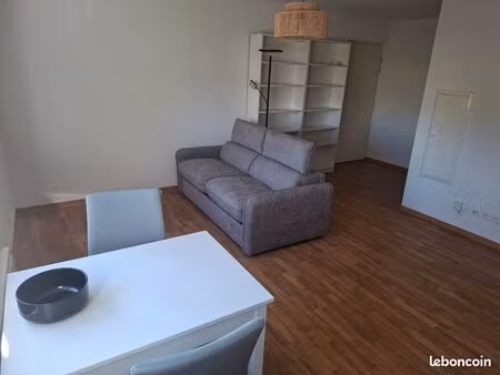 studio 1 pièce 27 m²