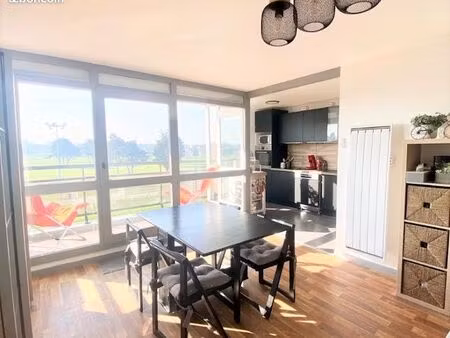 location t2 avec balcon - vue hippodrome de marcq en baroeul