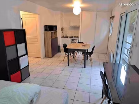 studio 1 pièce 30 m²