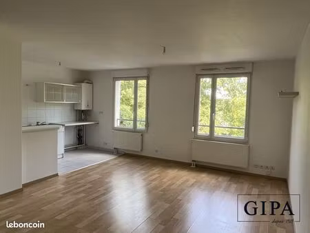 studio 1 pièce 32 m²