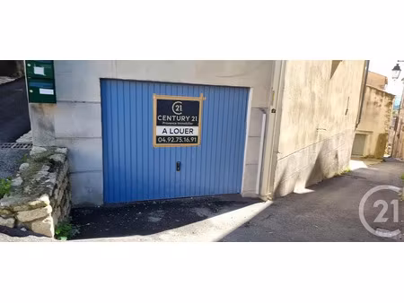 location parking à forcalquier (04300)  150 €