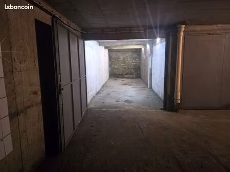 double box  local de stockage/voitures - espace de stokage rue orfila