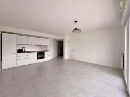 location appartement 3 pièces à nantes (44000) : à louer 3 pièces / 65m² nantes