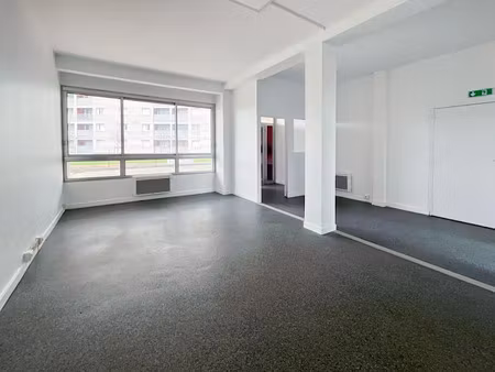 location locaux professionnels à orleans (45000)  720 €