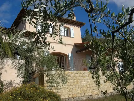 location meublée maison 4 pièces 110 m² à le tignet (06530)  2 010 €