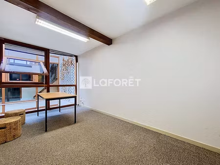 location locaux professionnels 4 pièces 12 m² à elbeuf (76500)  240 €