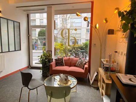 location locaux professionnels 50 m² à paris 11ème (75011)  2 825 €