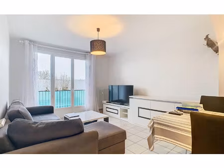 location appartement  62.37 m² t-3 à aurillac  622 €