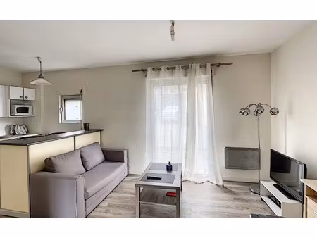 location appartement  m² t-1 à poitiers  485 €