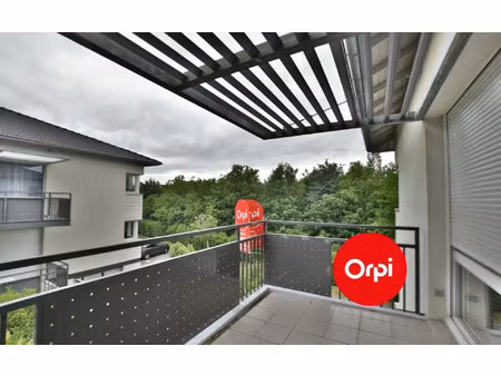 location appartement  m² t-3 à saint-priest  1 500 €