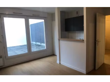 location appartement  m² t-3 à tours  731 €