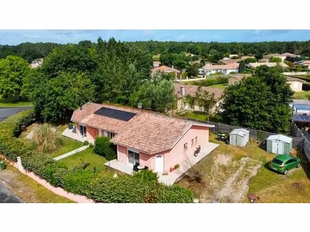 maison de 7 pièces de 139 m² à carcans