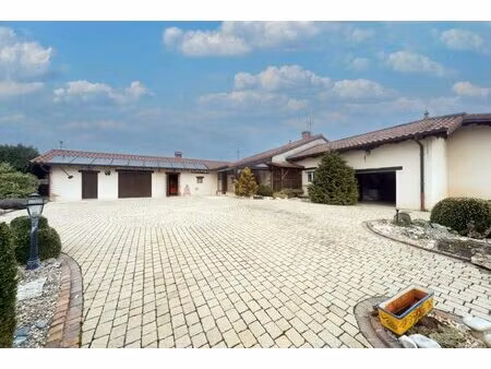 maison de caractère 157 m² - bâgé-dommartin