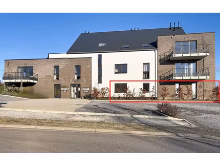 appartement à louer avec garage et terrasse   feschaux (vbe33702)