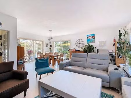 vente maison à chavagnes-en-paillers (85250) : à vendre / 206m² chavagnes-en-paillers