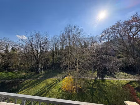 f4 lumineux proche centre-ville