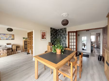 appartement 3 pièces avec balcon en résidence sécurisée