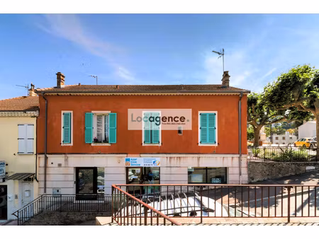 maison de ville au coeur de la place jeanne d'arc - investiss