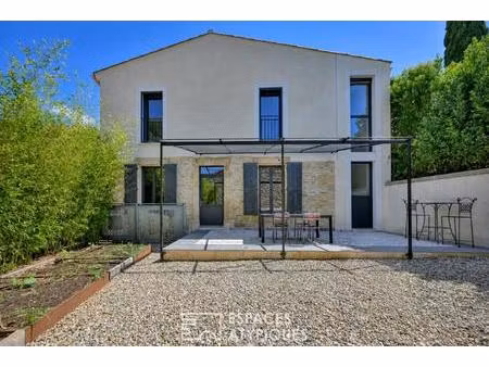 maison de village rénovée avec jardin et garage proche du pont du gard