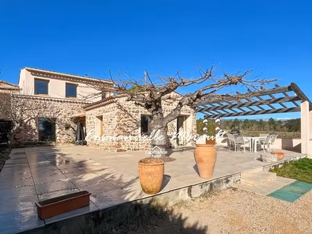 maison de caractère à vendre 4 pièces bagnols en foret (83)