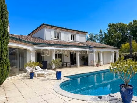 maison traditionnelle de 220 m² à biganos
