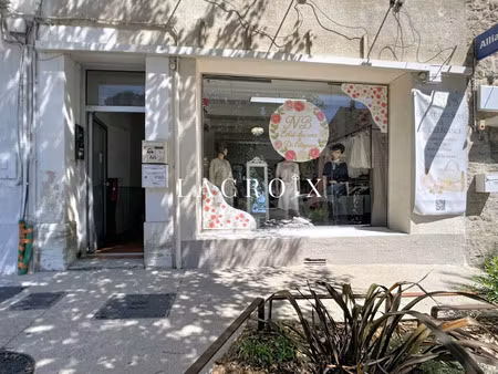 vente commerce 62 m² carpentras (84200)