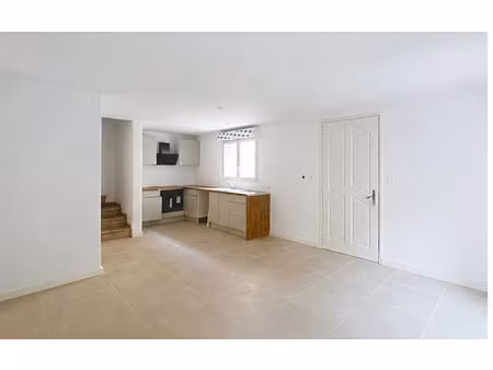 maison maillane 78 m² t-4 à vendre  187 000 €