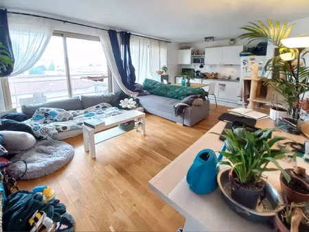 appartement 2 pièces avec terrasse + cave + parking 3ème é