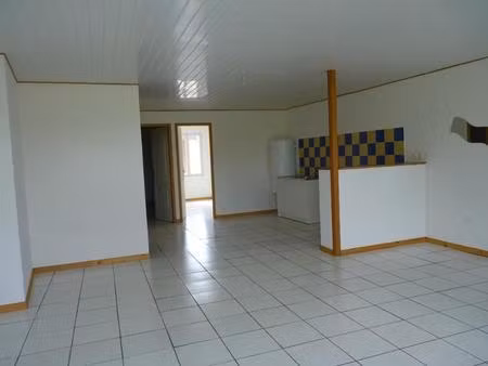 appartement t3 anglade - 63 m2 - 610 euros ttc