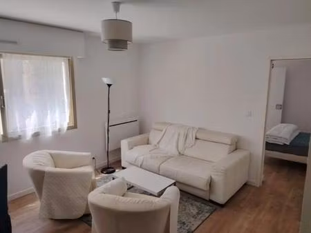 appartement t2 bordeaux - 42 m2 - 1050 euros ttc