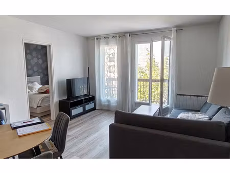 location appartement  m² t-2 à joué-lès-tours  750 €