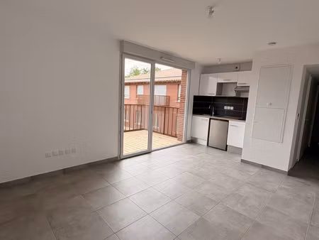 louer appartement t2 neuf en copropriété avec balcon et park