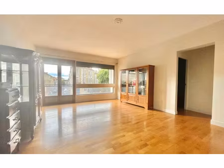 location appartement  m² t-2 à périgueux  590 €