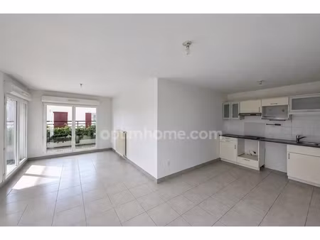 thorigny sur marne (77) - appartement 3 pieces 70m2 - 2 chambres - lumineux - terrasse - r