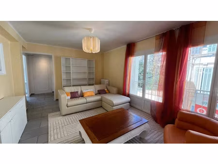 location meublée appartement 3 pièces 61 m² à toulon (83000)  850 €
