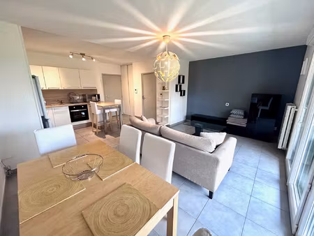 t2 contemporain