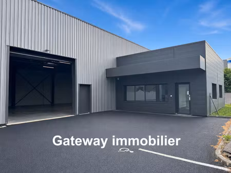 a louer entrepôt 300m2 avec bureaux 60m2 à pont-du-chateau 6